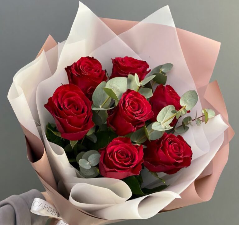 6 stem Red roses